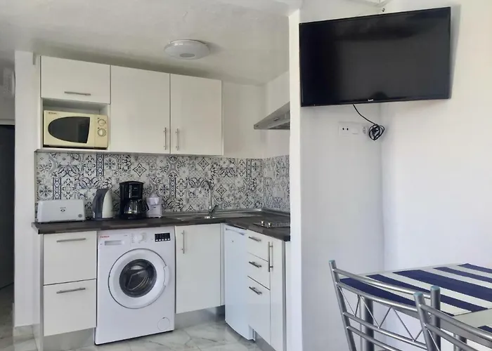 Seaside Piscina Natural Salinas *